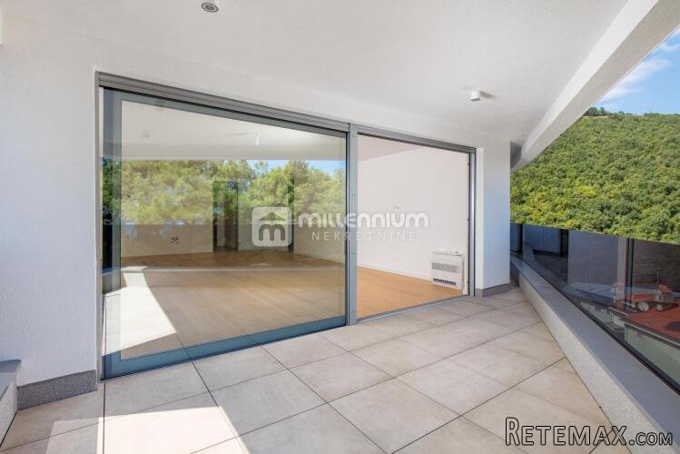 Opatija, novogradnja, 261.39m2, parking u garaži, pet..