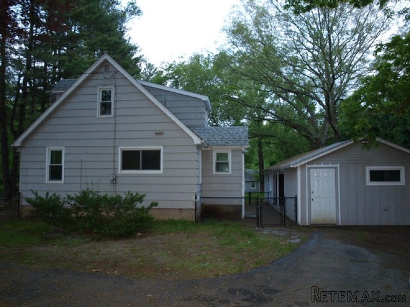 19 Water St Canterbury, CT, 06331..