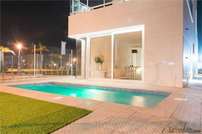 3 bedroom detached house for sale - 2