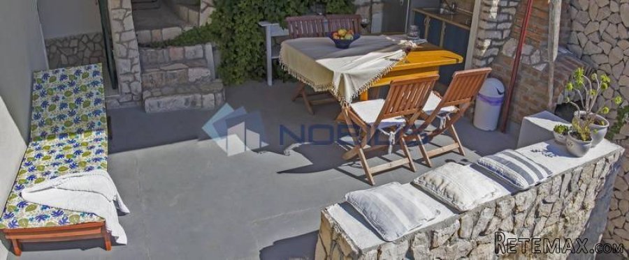 Vis, Milna, 430m2, kuća sa 4 apartmana, izvrsna lokacija - 8
