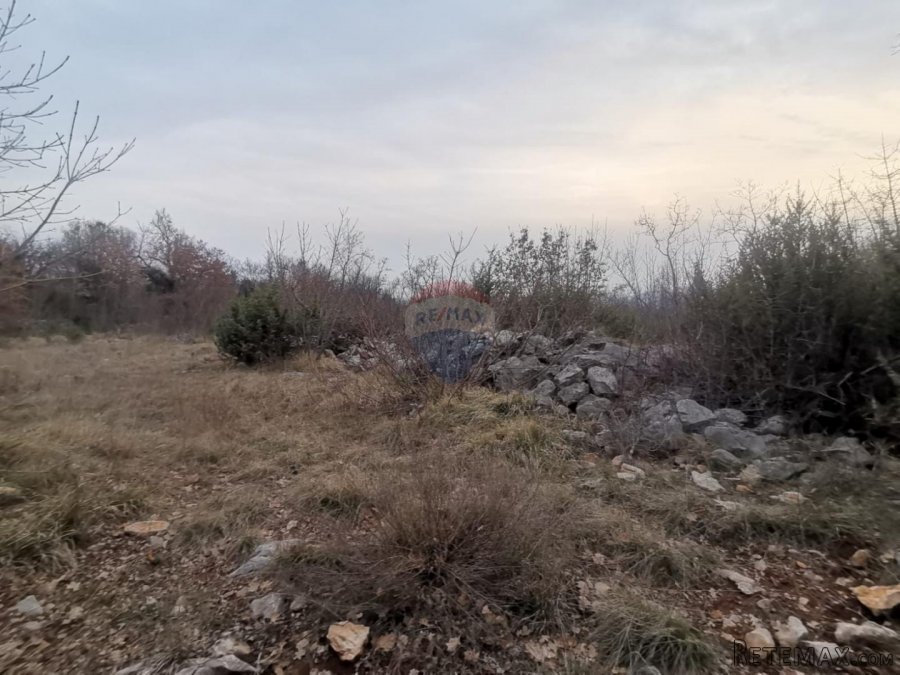 OTOK KRK,VRH-poljoprivredno zemljište -šuma