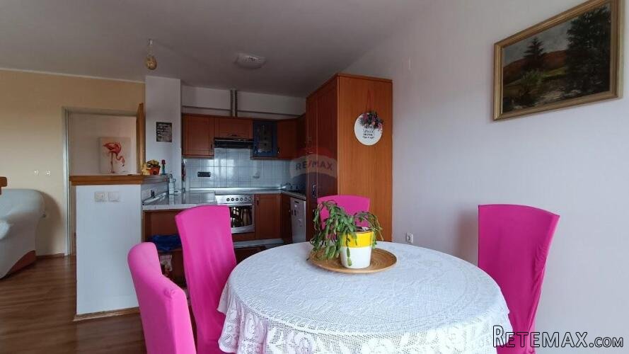 Rijeka, Kastav - samostojeća kuća - 2 stana - 2