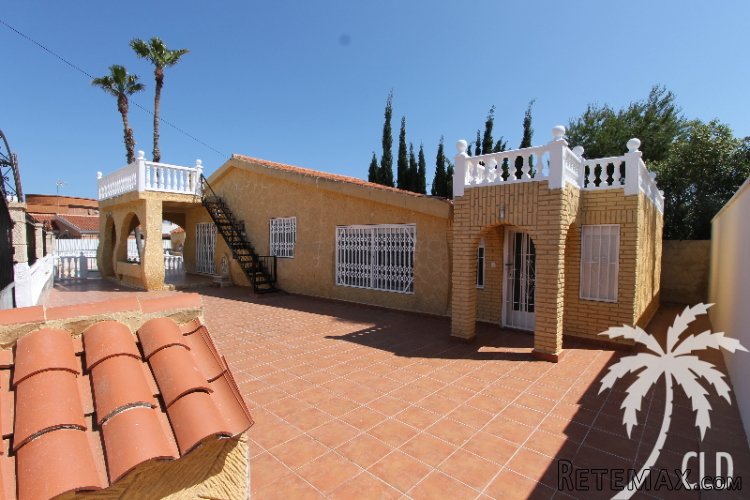 RESERVED!! Very well maintained villa in Torrevieja with.. - 2
