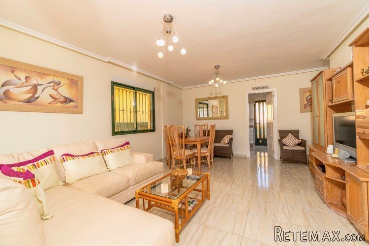 With beautiful sea views and at a good price this villa can.. - 3