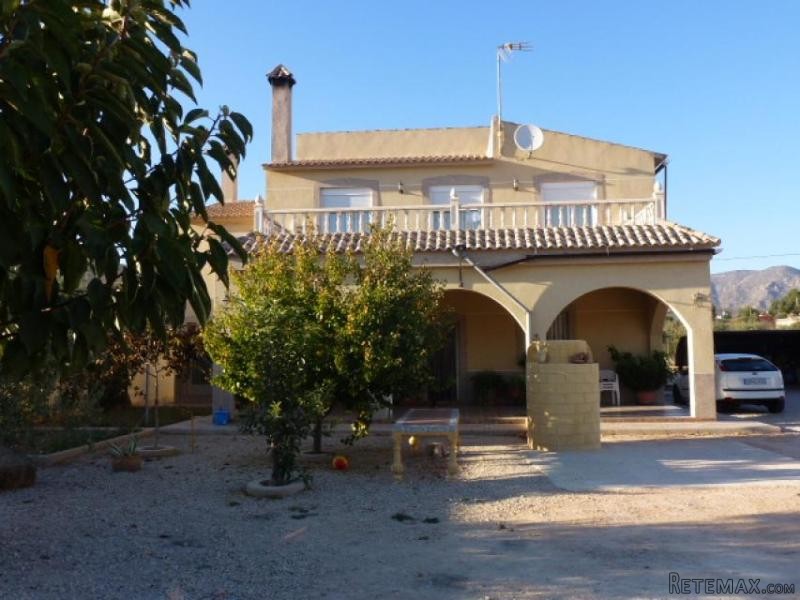 Villa for sale in Hondon de los Frailes..