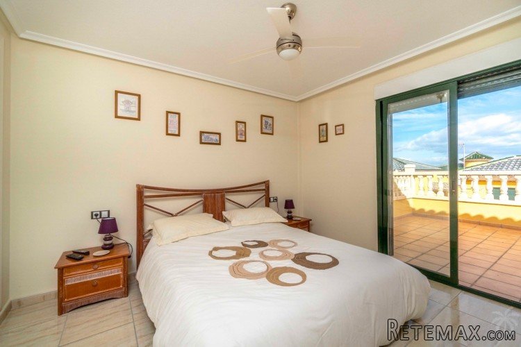 With beautiful sea views and at a good price this villa can.. - 6