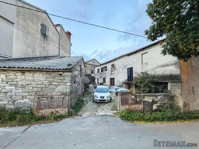 Pazin okolica - prekrasna starina za djelomičnu adaptaciju!