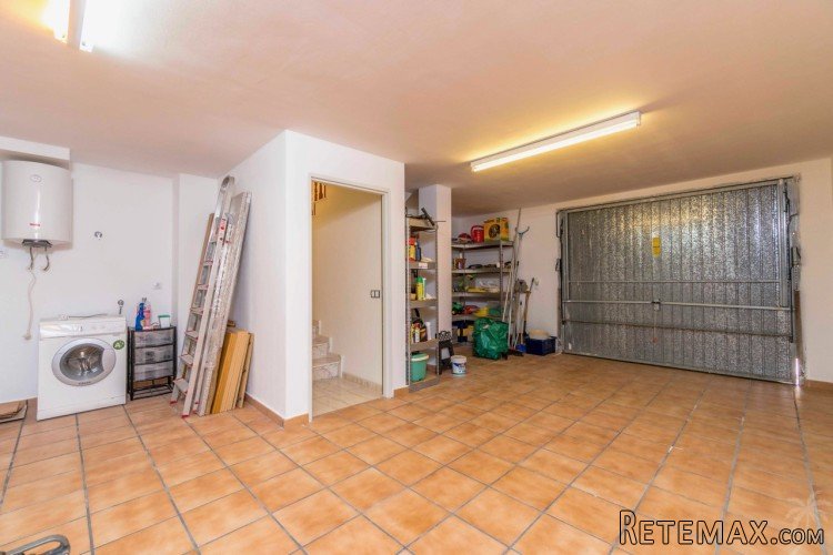 With beautiful sea views and at a good price this villa can.. - 7