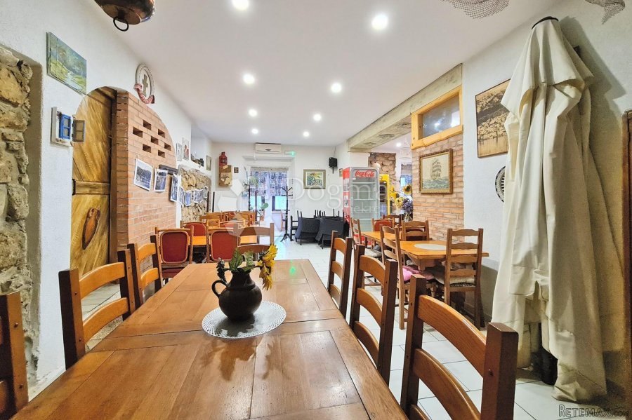 Prodaje se restoran prvi red uz more - 8