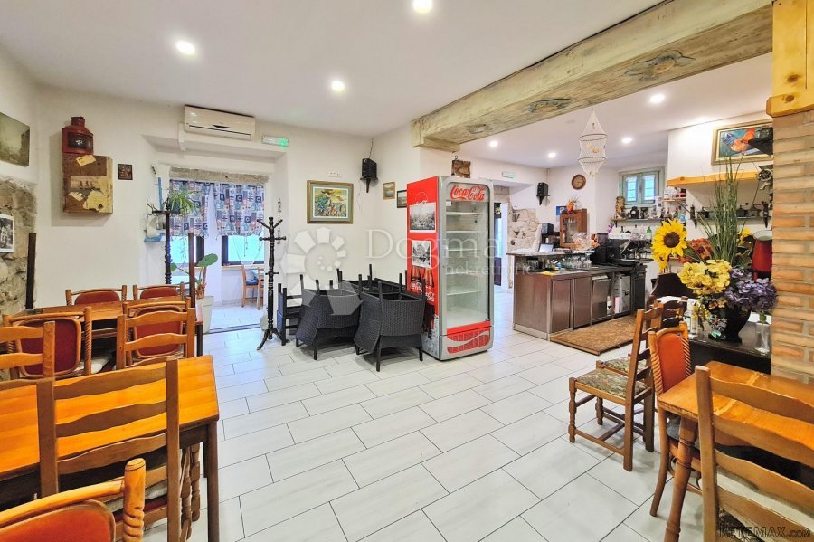 Prodaje se restoran prvi red uz more - 9
