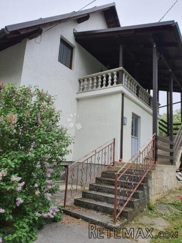 Tounj samostojeća kuća s većom okućnicom