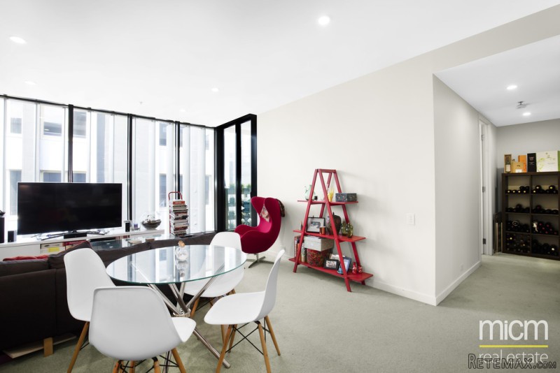 Proximity Style Opposite Albert Park..
