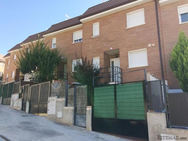Vivienda adosada en venta en Mondejar..