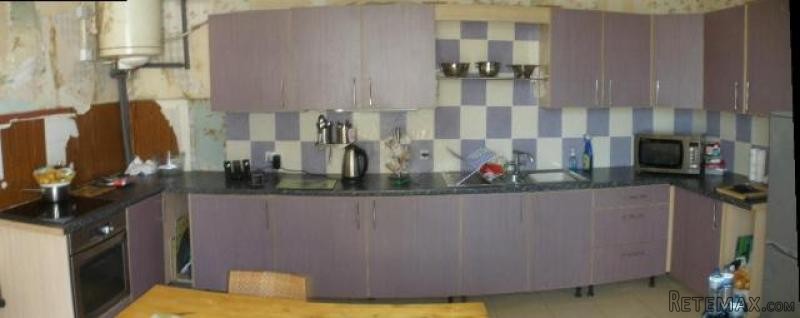 Really interesting townhouse with work.. - 2