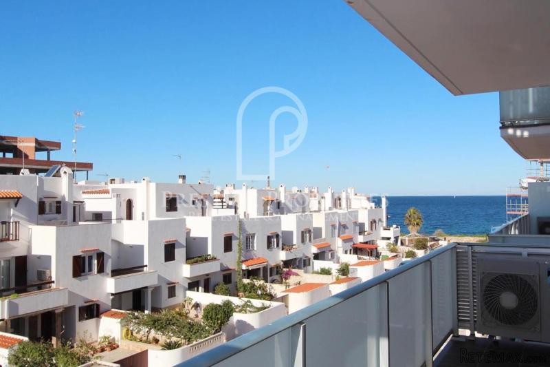 Nice apartment on the sea front with..