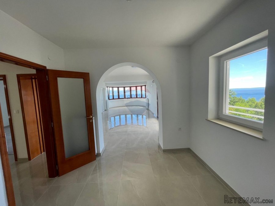 OPATIJA - PROSTRANI STAN 156 m2 NA PRVOM KATU - 8