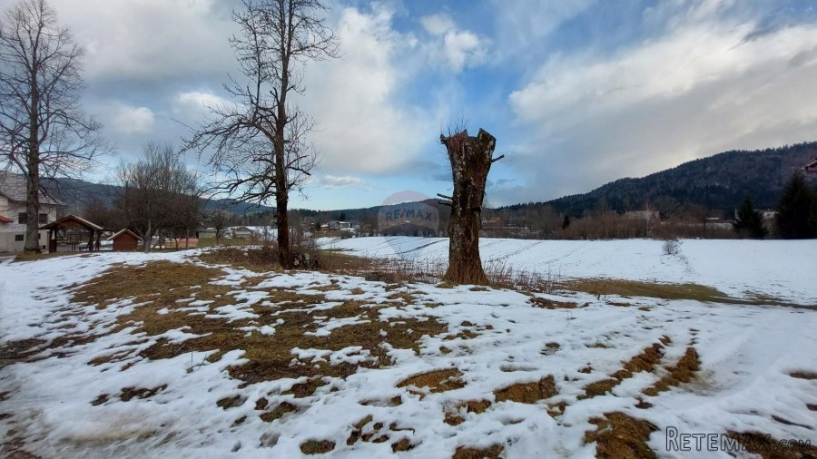 Građevinski teren sa ucrtanom kućom - Jasenak