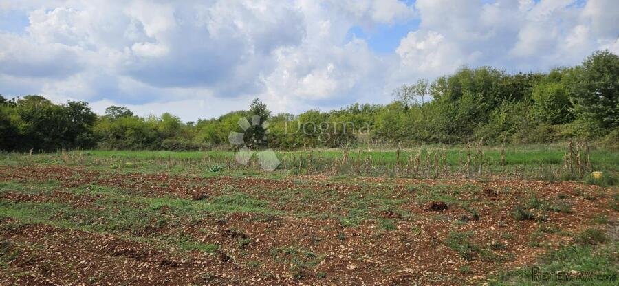 Zemljište uz sami rub građevinske zone - 2