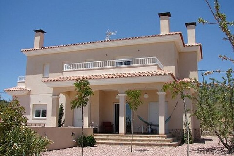 Beautiful New 3 Bed Country Villas