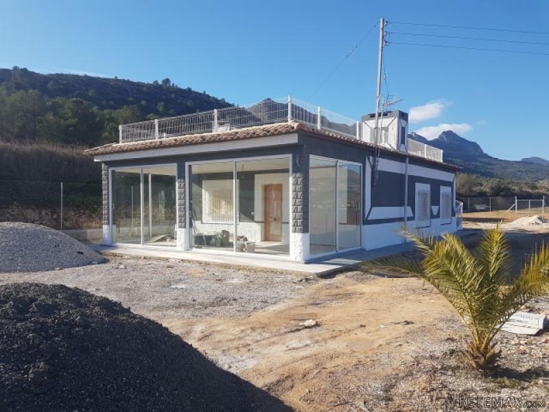 3 Bedroom Country House For Sale With..
