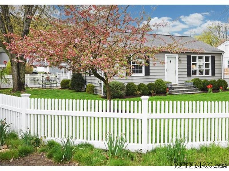 4 bedroom House For Sale: 24 CHERRY..