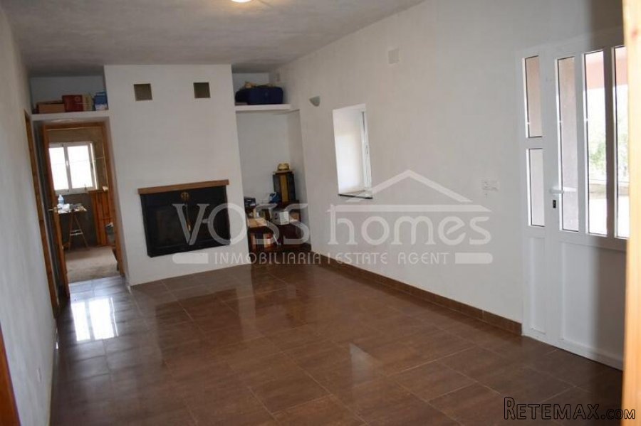 A great opportunity to finish off a habitable, renovation.. - 9