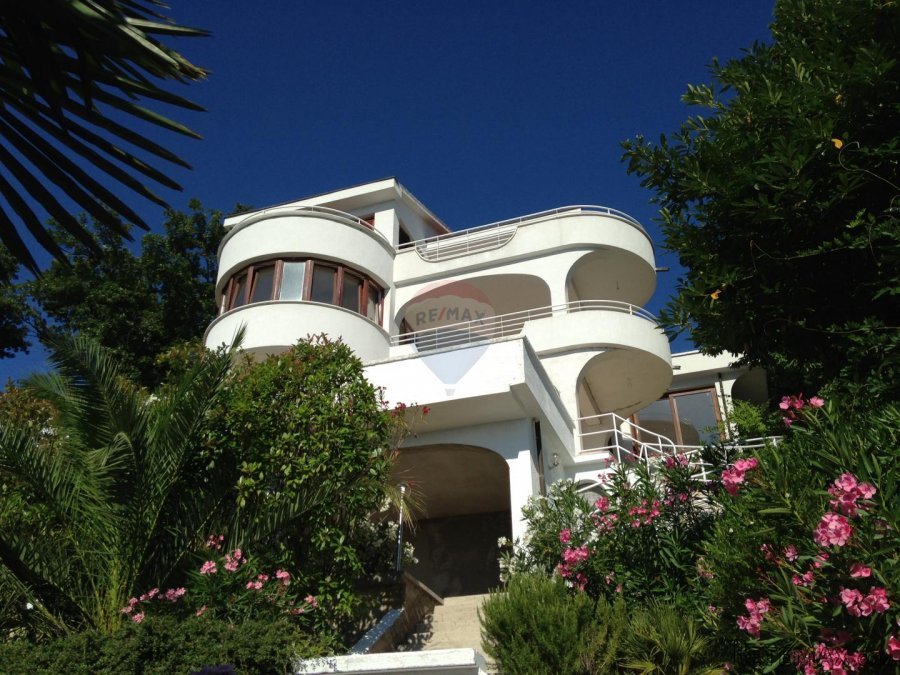 Opatija - stan s apartmanom na mirnoj lokaciji, pogled - 9