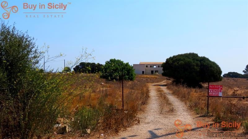10 bedroom Hotel For Sale: Portopalo..