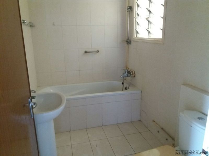 BARGAIN 2 bed apartment in need of.. - 2