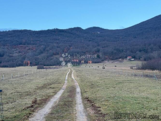 SEOSKO IMANJE NA OSAMI S PREDIVNIM POGLEDOM - 3