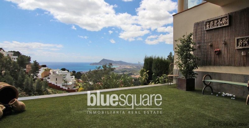 4-Bedroom Townhouse with Stunning views..
