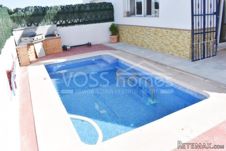 A very interesting property - 2 semi-detached attached.. - 4