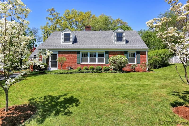 4 bedroom House For Sale: 24 Marshall..