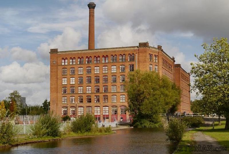 2 Bed Flat For Sale - 2