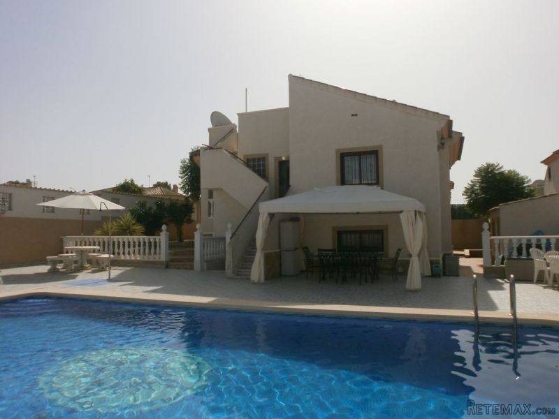 7 Bedrooms - Villa - Alicante - For Sale