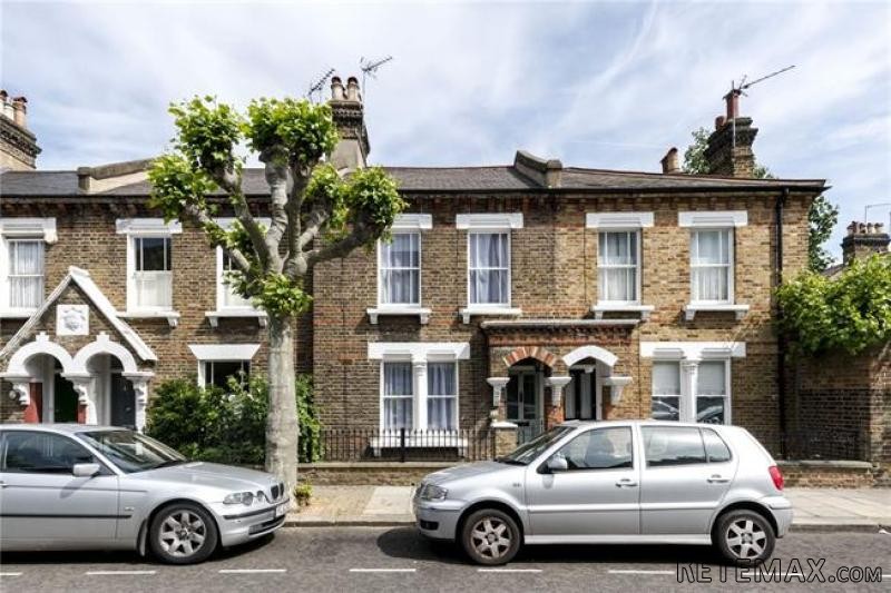London, W10 3 Bedroom Terraced House..