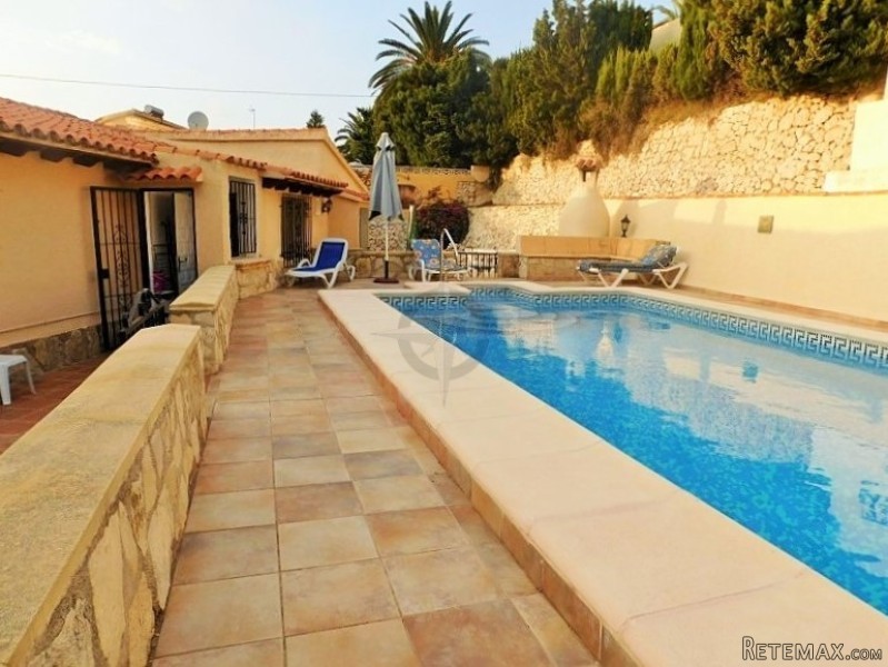 Charming 3 Bedroom 2 Bathroom Villa.. - 2