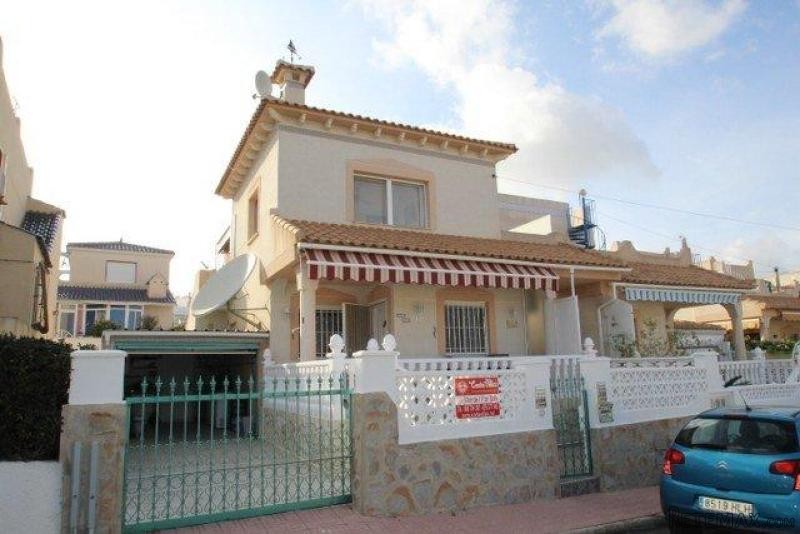 3 Bedrooms - Villa - Alicante - For Sale