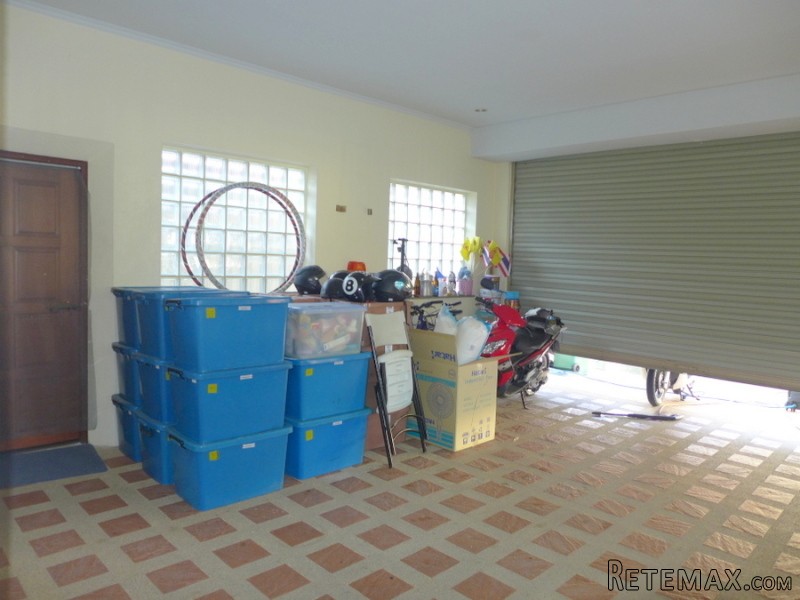 Modern 2 bedroom pool-villa in gated..