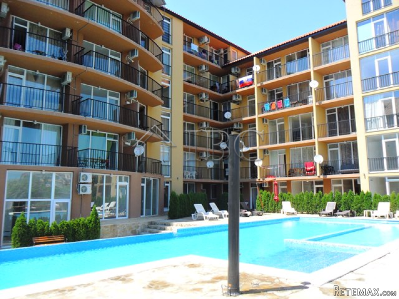 One-bedroom furnished apartment in a..