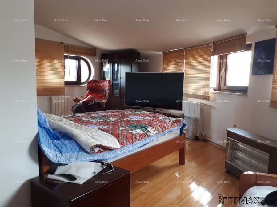 U turističkom mjestu, blizina Banjola, kuća na dvije etaže... - 11
