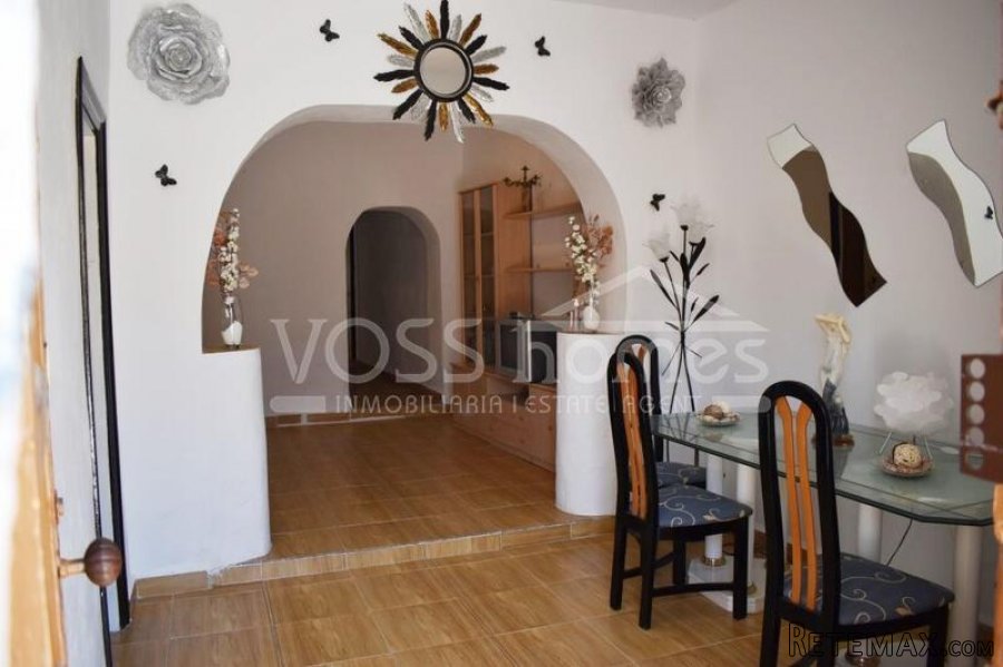 A spacious, 1 storey, 2 bedroom, 1 bath renovated village.. - 2