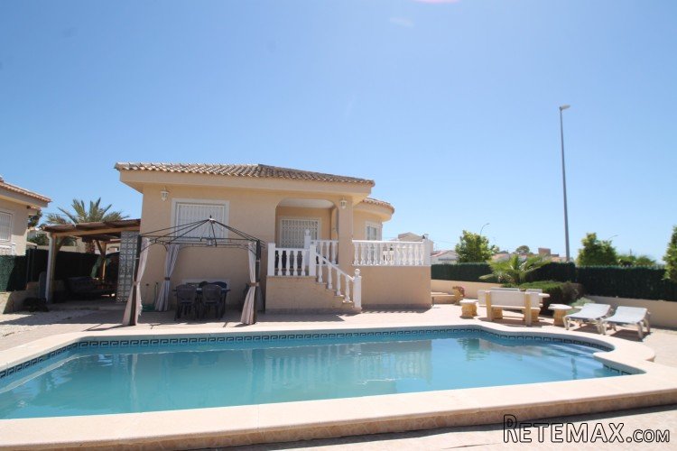 This super luxury detached south facing villa with 3.. - 2