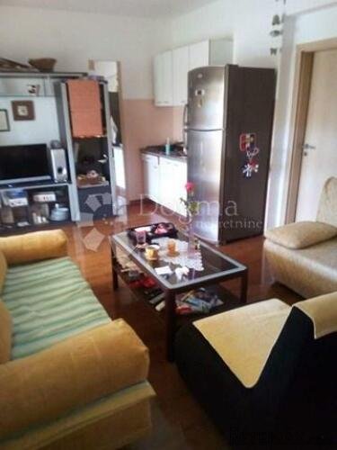 VODICE, lijepo uređen i namješten apartman - 2