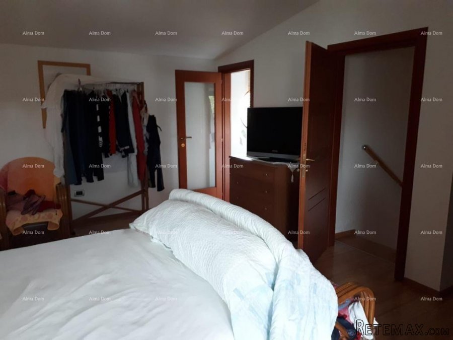 U turističkom mjestu, blizina Banjola, kuća na dvije etaže... - 13