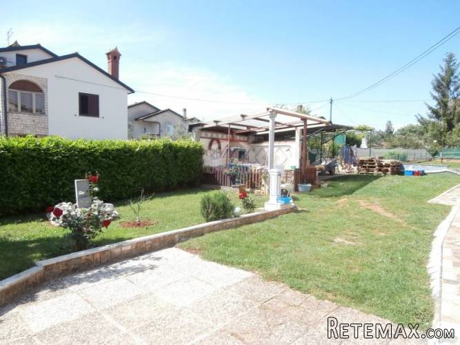 UMAG-prizemlje kuće sa okućnicom - 2