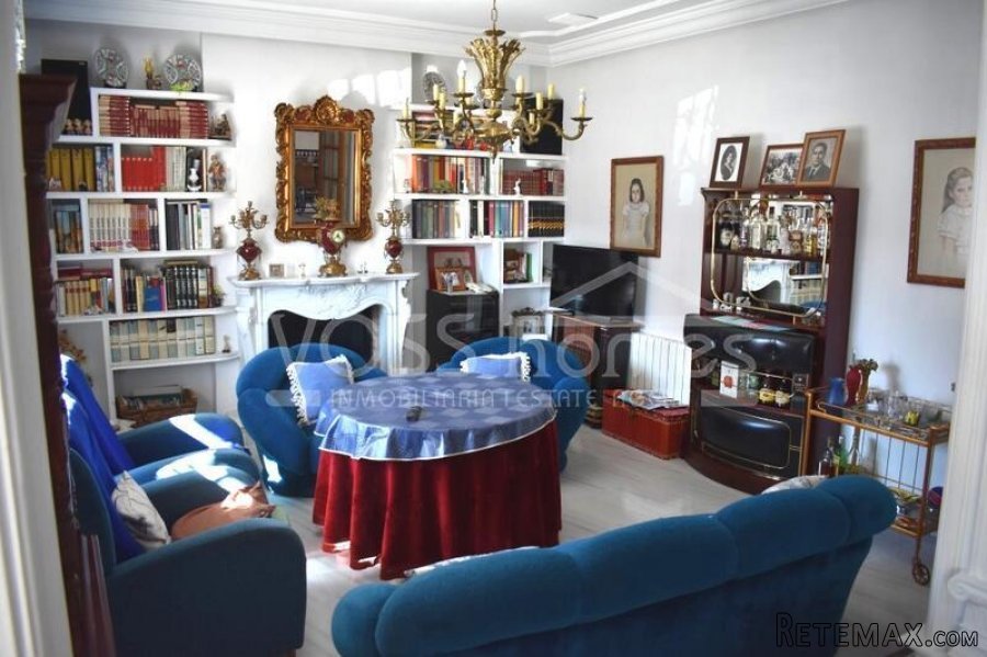 A huge, very attractive villa both inside and out in the.. - 14