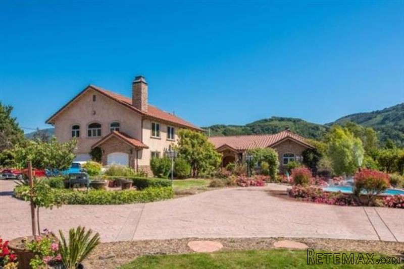private Mediterranean Oasis one flat..