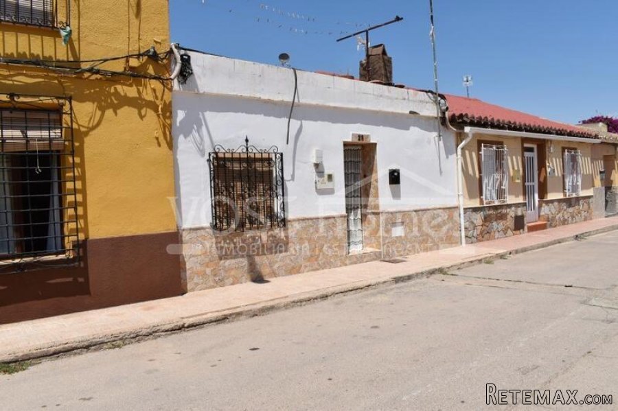 A spacious, 1 storey, 2 bedroom, 1 bath renovated village.. - 5