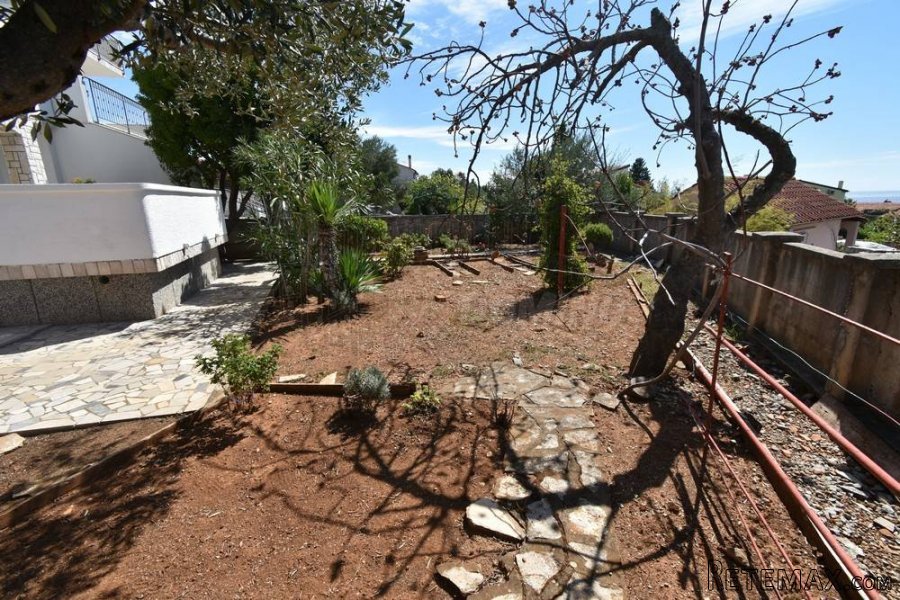 Kuća s lijepim vrtom i pogledom, grad Krk! - 15